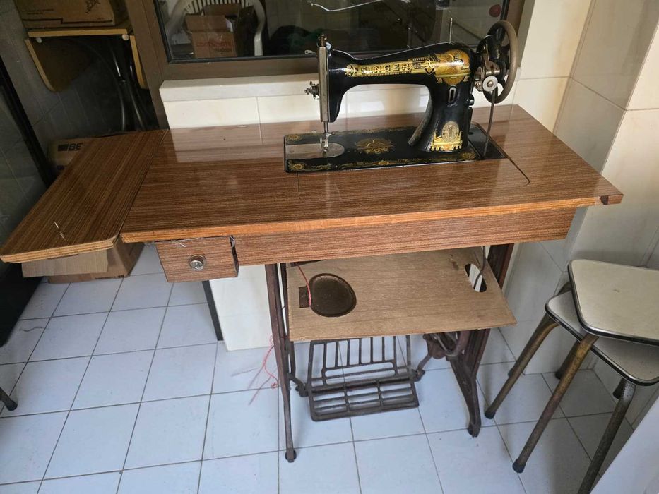 Máquina de costura Singer