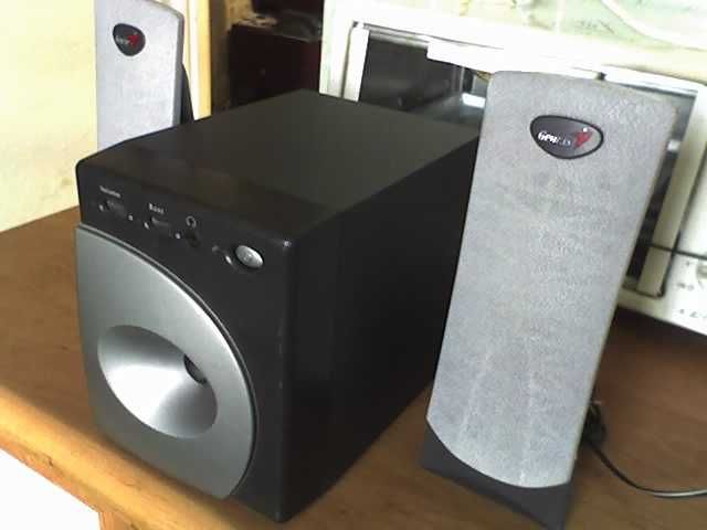 Multimedia-zestaw kolumn aktywny