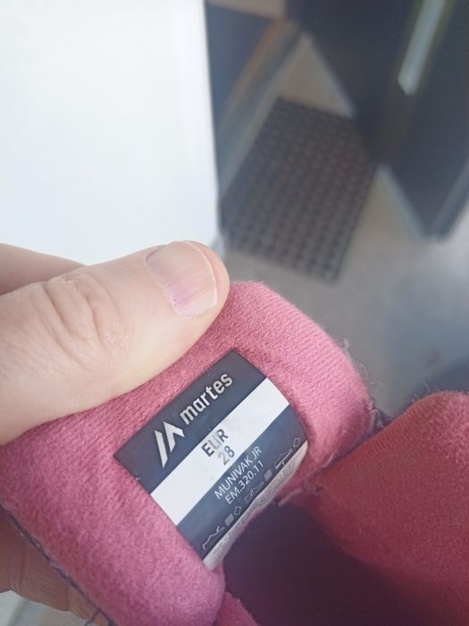 Buty 28 zimowe, plus 27 letnie po sezonie jednym