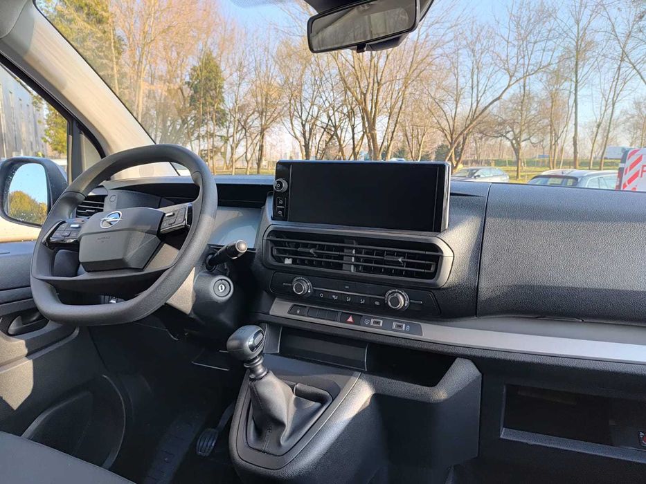 Wynajem busów 9-osobowych Opole | FV | Zadbana flota