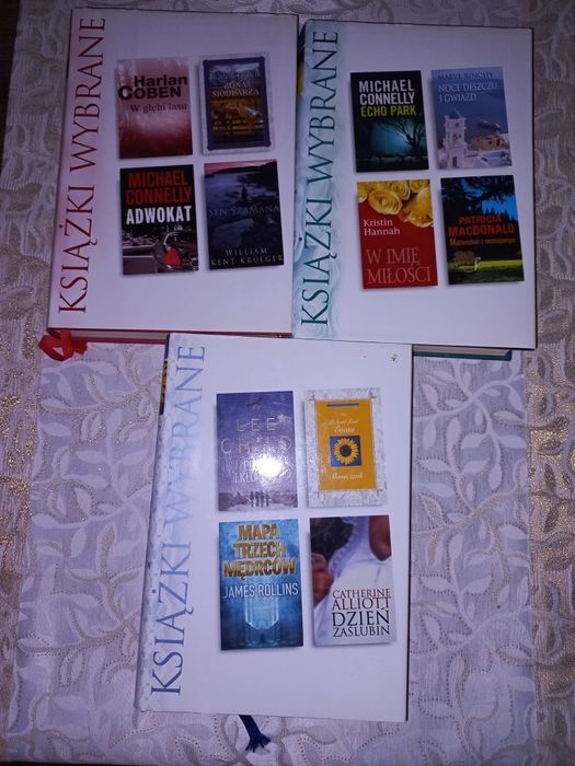 3 książki w każdej po 4 powieści.