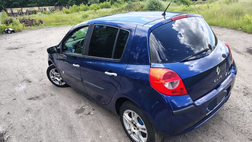 Renault Clio 3.  1.2 Benzyna