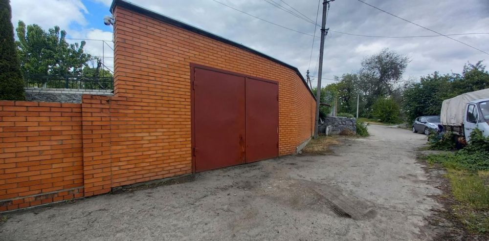 Продам комфортний одноповерховий будинок на проспекті Металургів