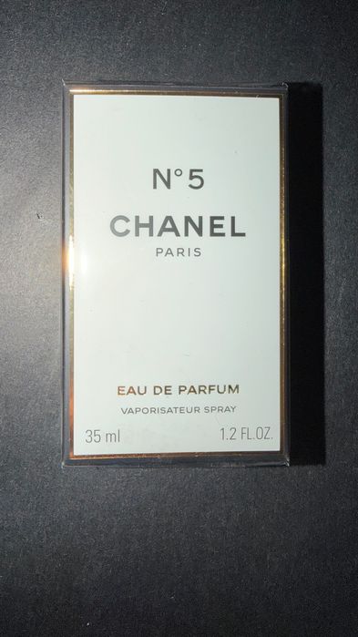 Parfume " CHANEL " novo com caixa