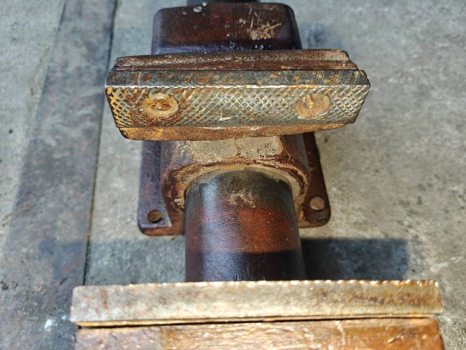 Тиски слесарные 100мм