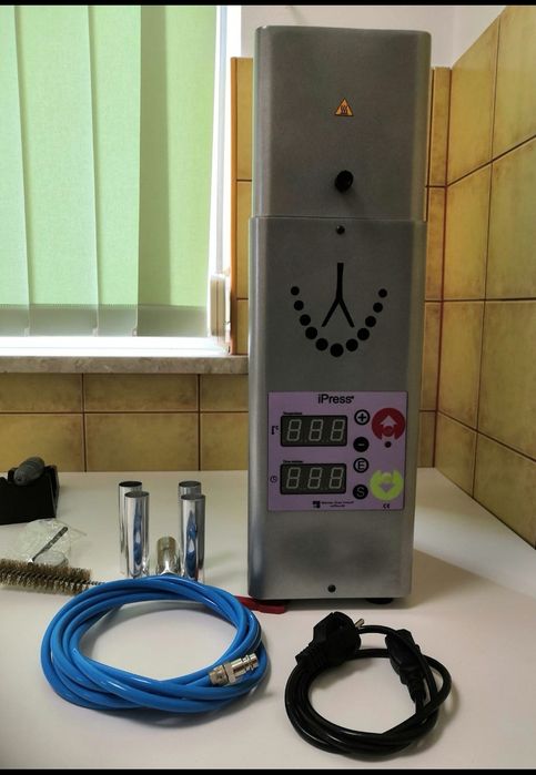Nowa Wtryskarka iPress do materiałów termoplastycznych