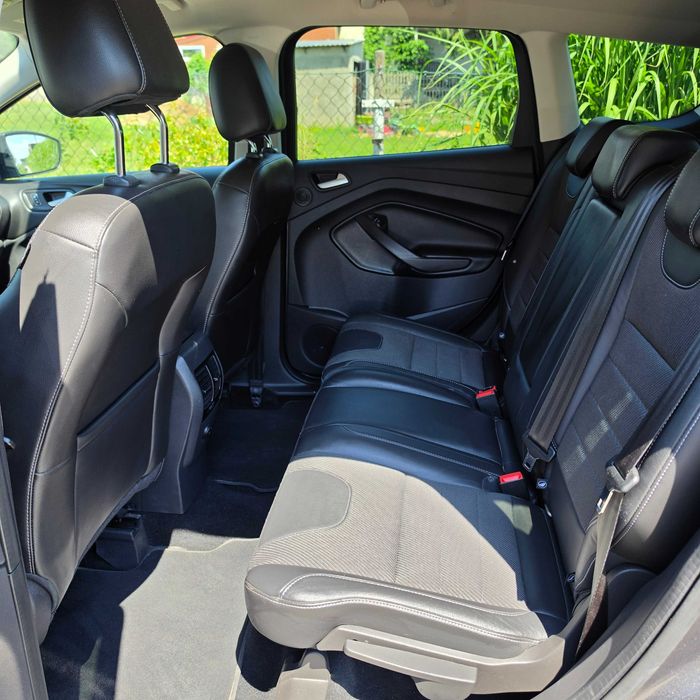 Auto Ford Kuga 2016R.