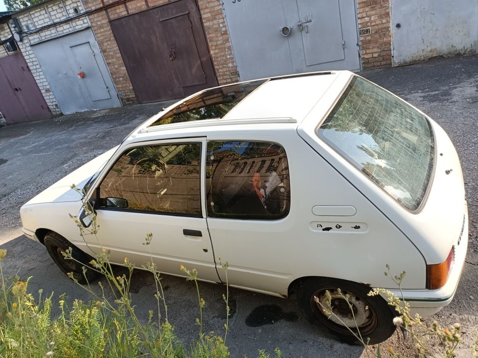 Peugeot 205 1988