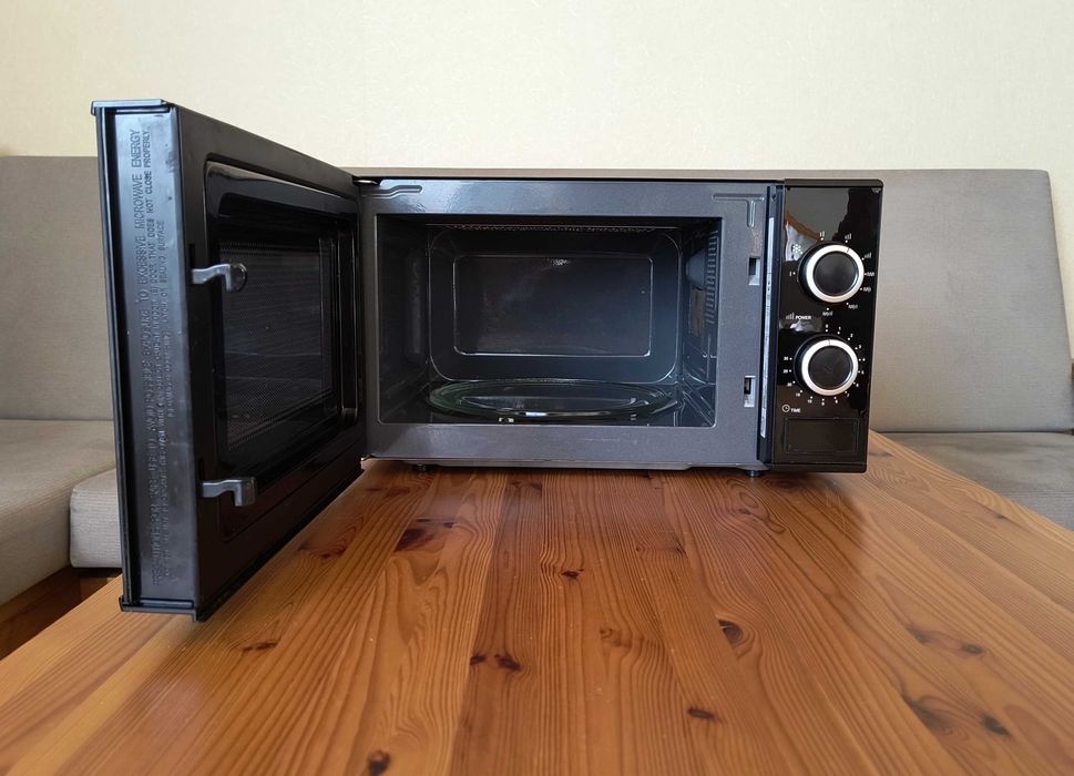 Kuchenka mikrofalowa AMICA, pojemność 20 litrów