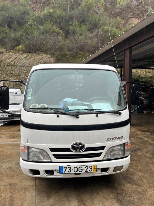 CARRINHA TOYOTA DYNA COM VASCULA