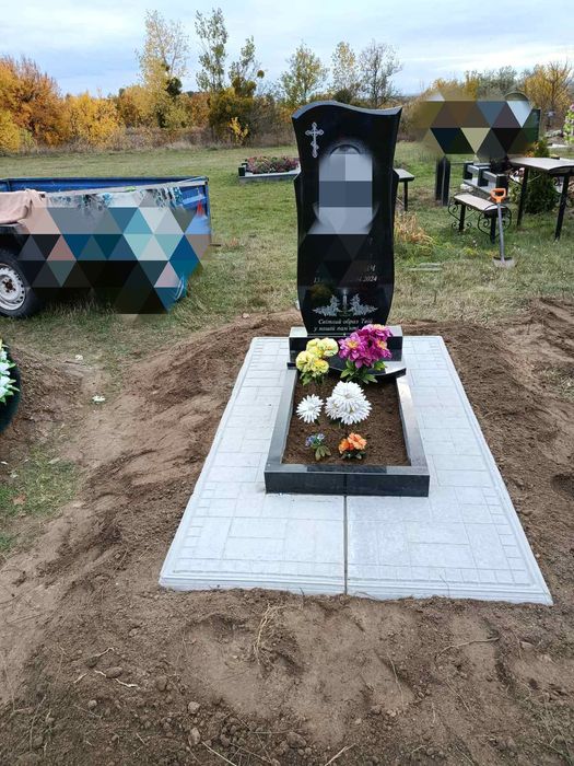 Пам'ятники. Гранітні вироби. Виготовлення пам'ятників, встановлення.