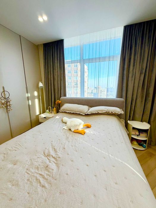 Продам чудову 2-кімнатну квартиру в ЖК Варшавський мікрорайон.