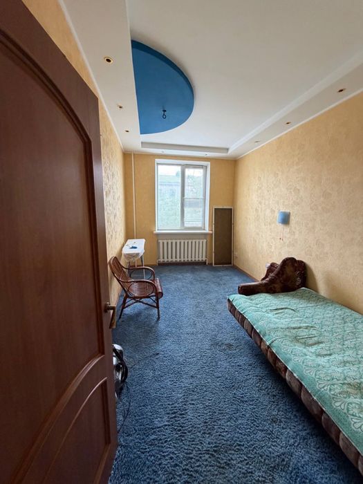 продам 4 комнатную квартиру