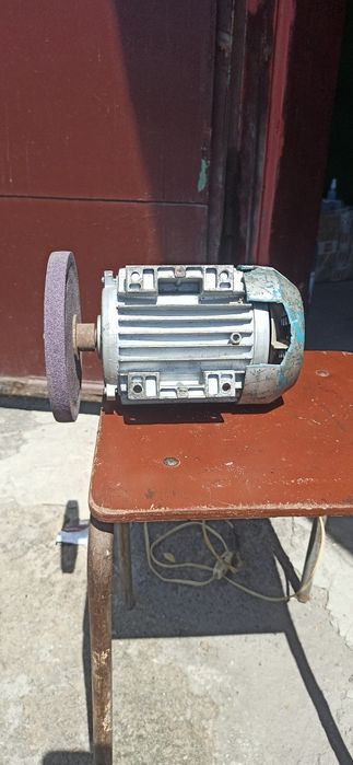 Точило, наждак электрическое.