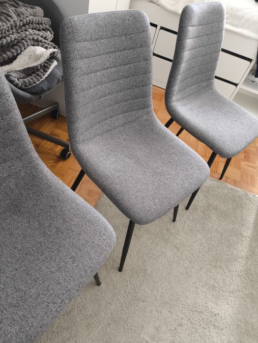 Conjunto de 4 cadeiras cinza de tecido