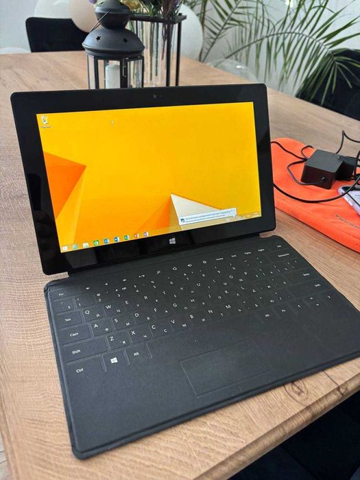 Сенсорний планшет компютер Microsoft Surface RT 2/32GB проц 4х ядерний