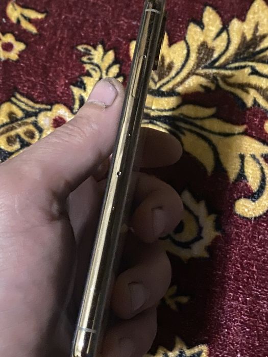 Продам айфон хс/64 колір голд батарея 100%
