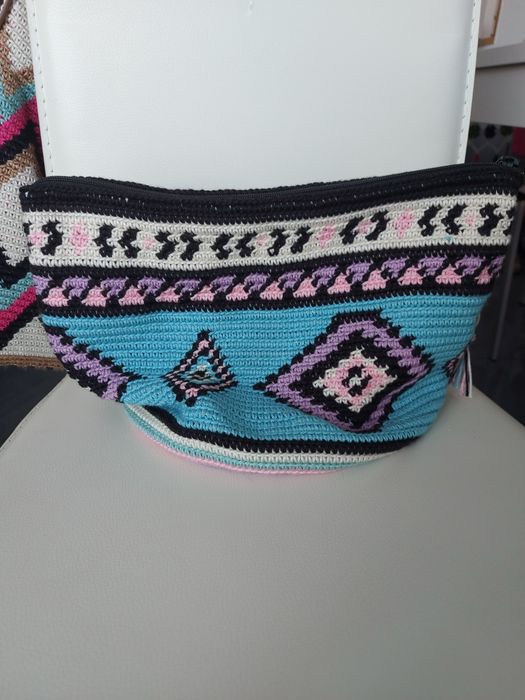 Bolsa de mão wayuu em fio acrílico