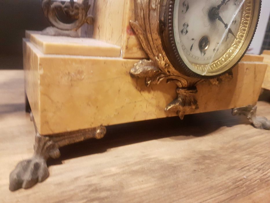 Zegar stojący figuralny, ze świecznikami XIXw.