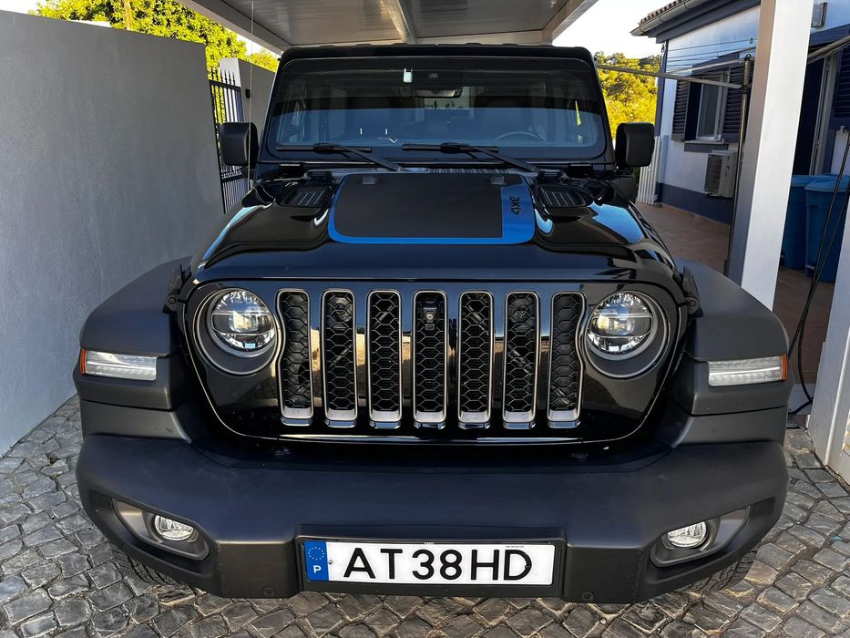 Jeep Wrangler528028244431360004