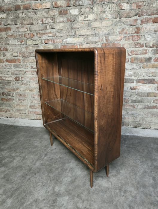 Witryna Art Deco po całkowitej renowacji