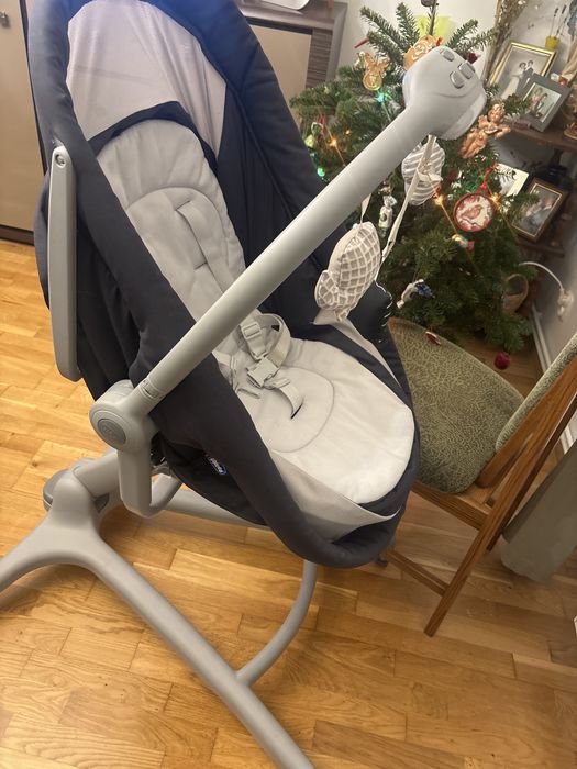 Chicco Baby Hug 4w1 - łóżeczko, leżaczek, krzeselko