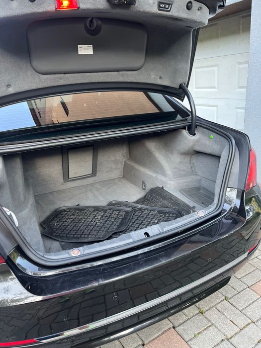 Автомобіль BMW 730D Drive