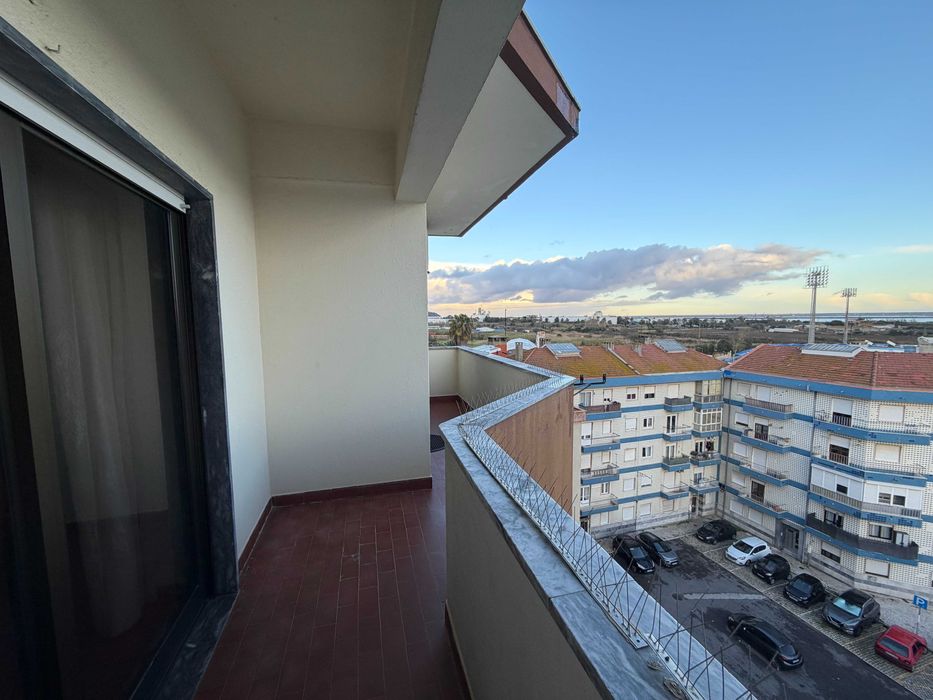 T2 100% mobilado com vista para o rio Tejo, 6º andar com elevador