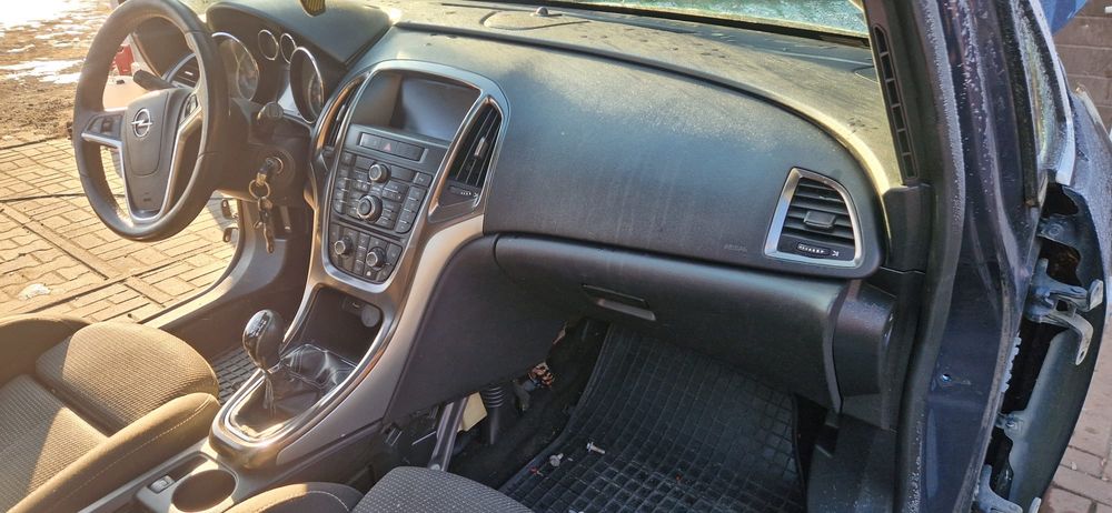 Deska rozdzielcza kokpit Opel Astra J