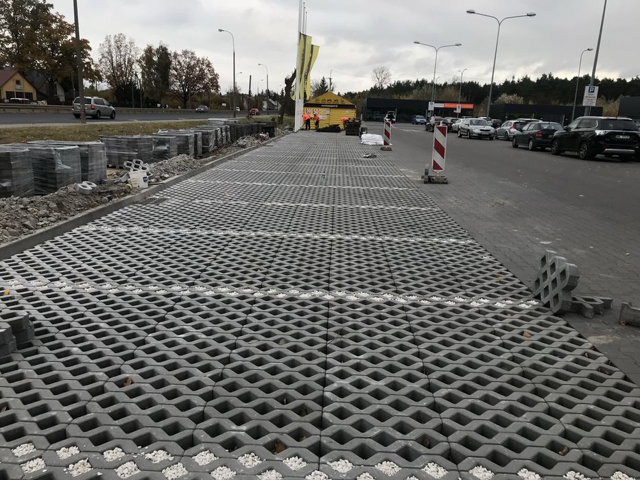 Układanie kostki brukowej taras schody chodnik droga kostka brukowa