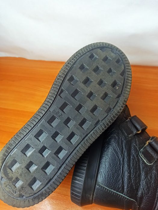 Зимние кожаные ботинки для мальчика б/у размер 37