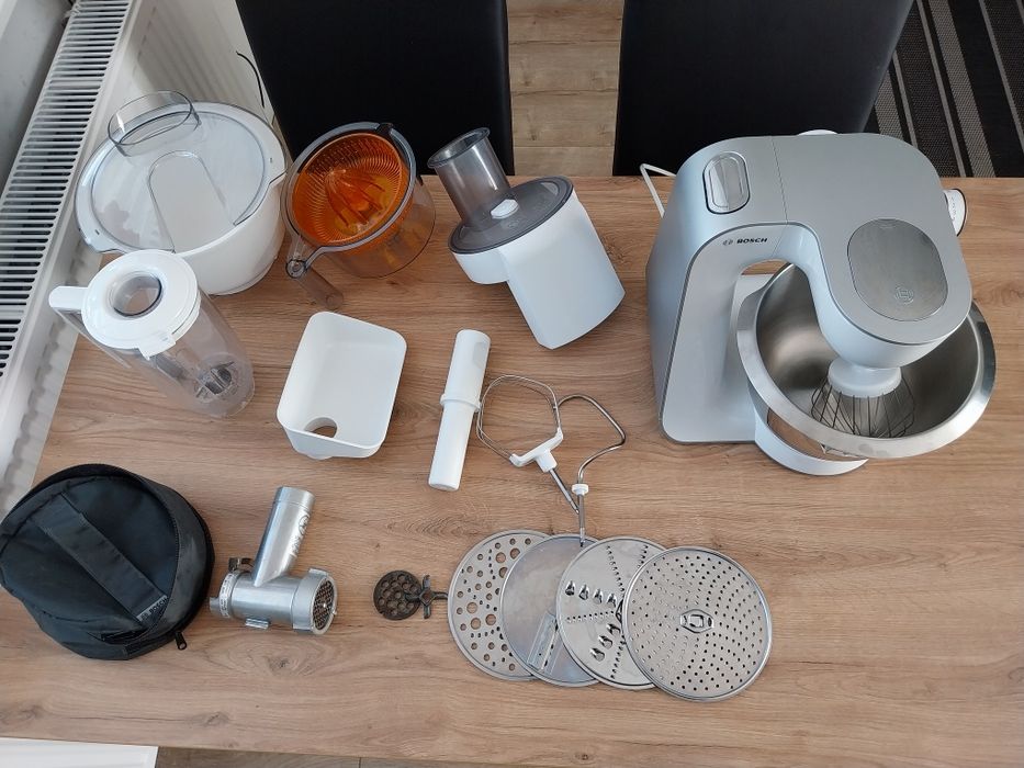 Sprzedam robota kuchennego Bosch MUM5