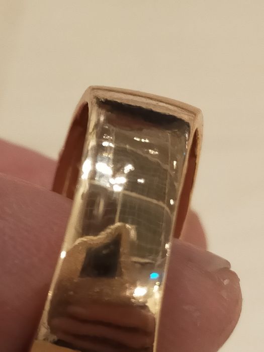 Vendo anel de aço plaqueado a ouro