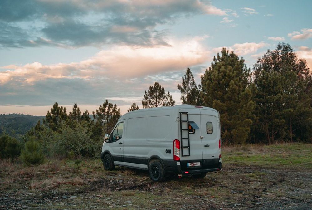 Campervan Autocaravana Ford Transit, autónoma, Conversão a estrear