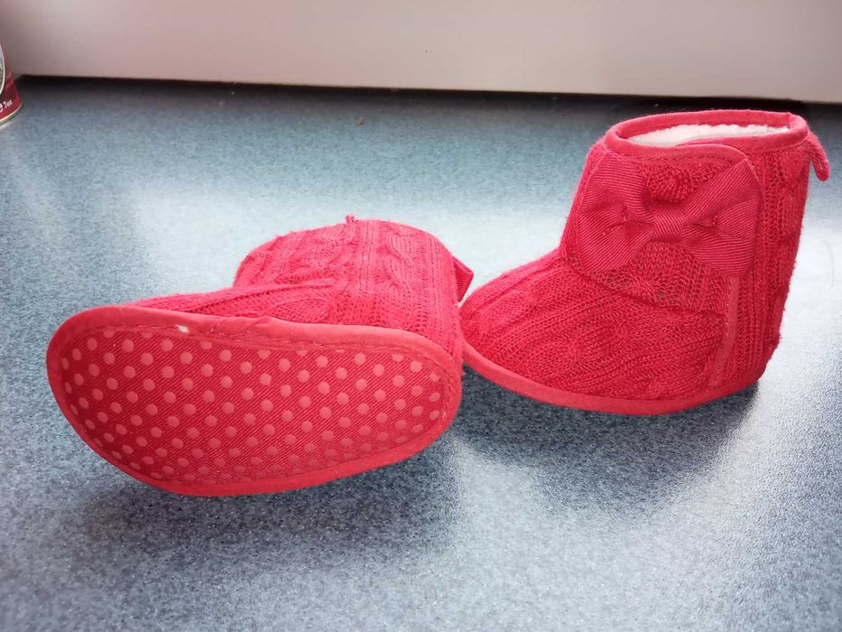 Kozaczki, buciki niechodki dla dziewczynki