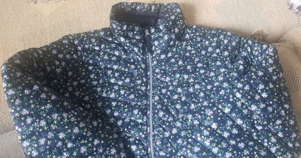 Przejściowa pikowana kurtka Esmara w drobne kwiatuszki