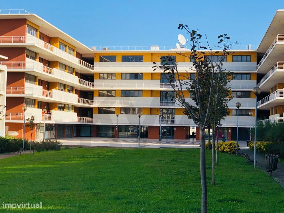 Escritório de 208 m2 no Portela Business Center | Carnaxide | Seguranç