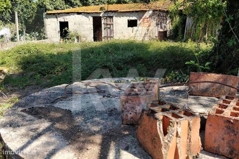 Terreno urbano para construção | 252m2 | entre Soure e Vila Nova de An