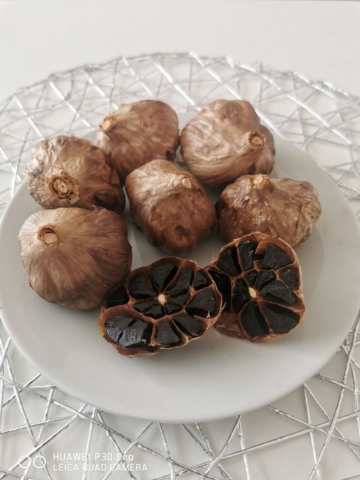 Czarny czosnek glowki 1kg 2 główki gratis