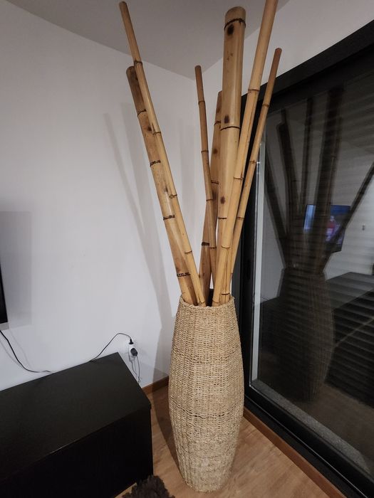 Pote Decorativo em  palha 1.00x27  com 7 canas Bambu 2.05 cada