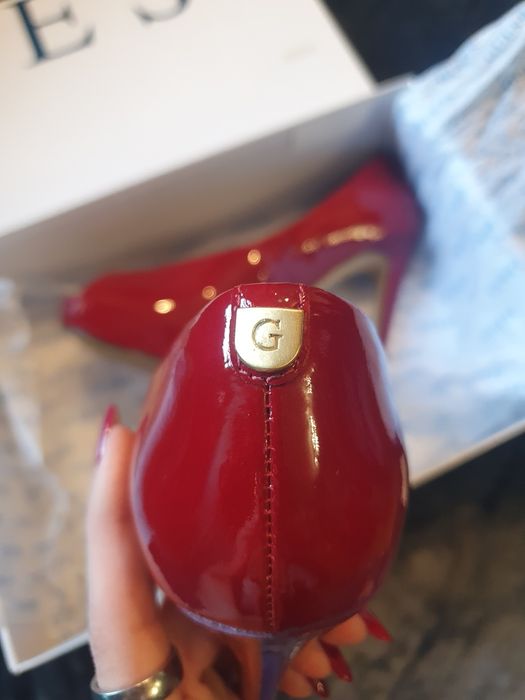 Szpilki guess damskie 37 czerwone