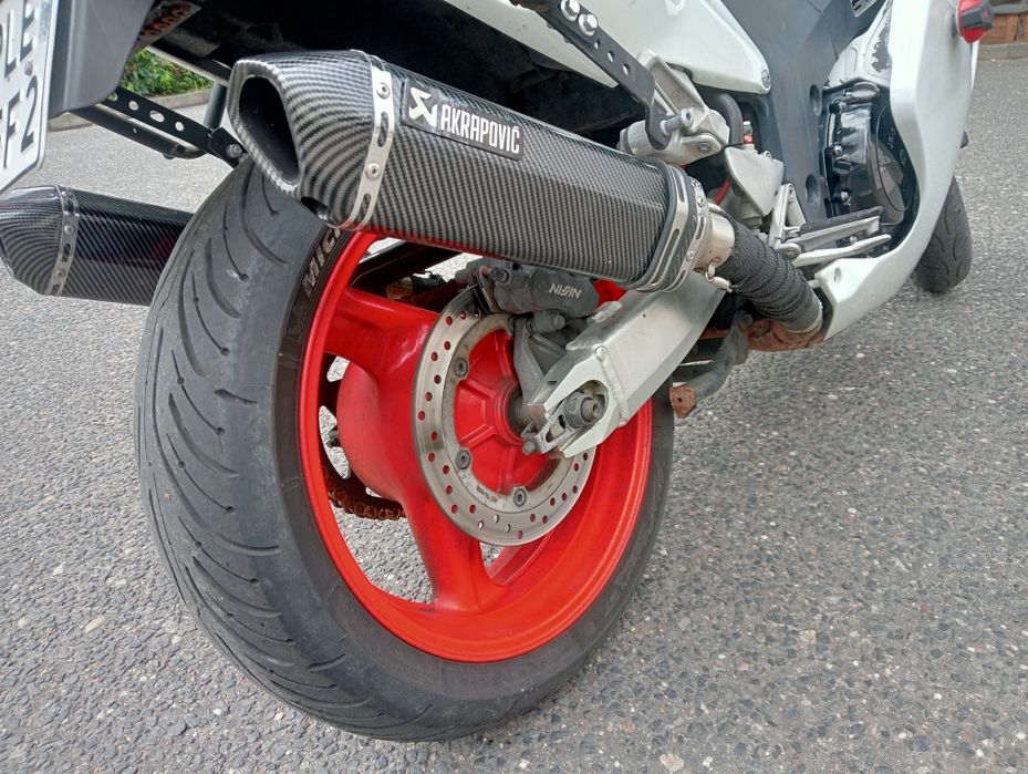 Motocykl sportowo-turystyczny