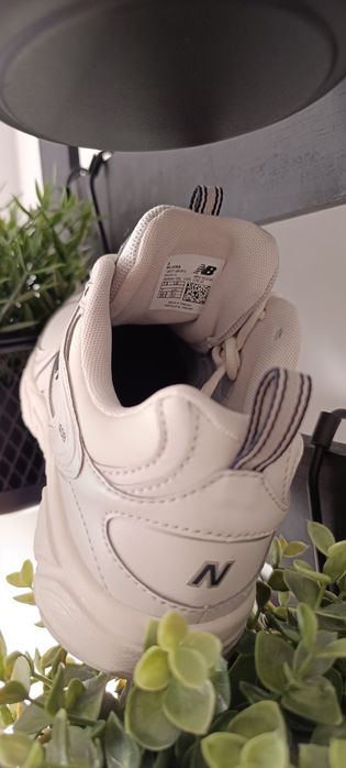 Teni New Balance MI408