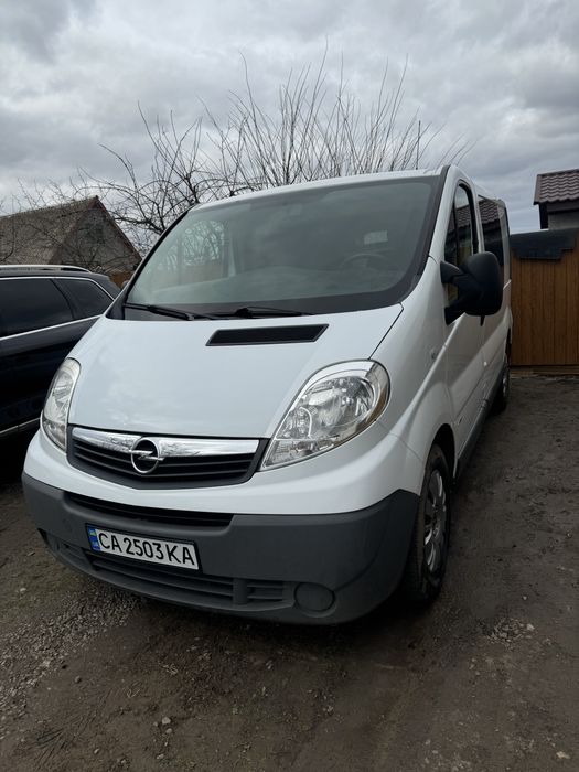 Опель віваро 2.0