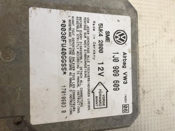 Centralina airbag VOLKSWAGEN Golf IV (1J1)