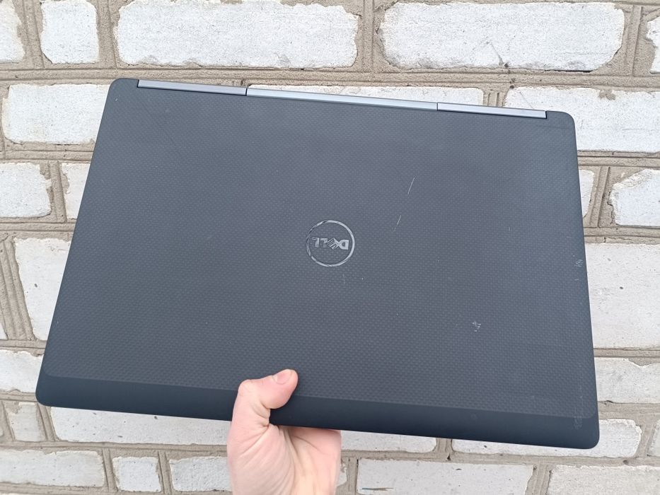 Стан 9 з 10, 17.3" Ігровий ноутбук DELL (i7 6820HQ/16/512/M1200 4GB)