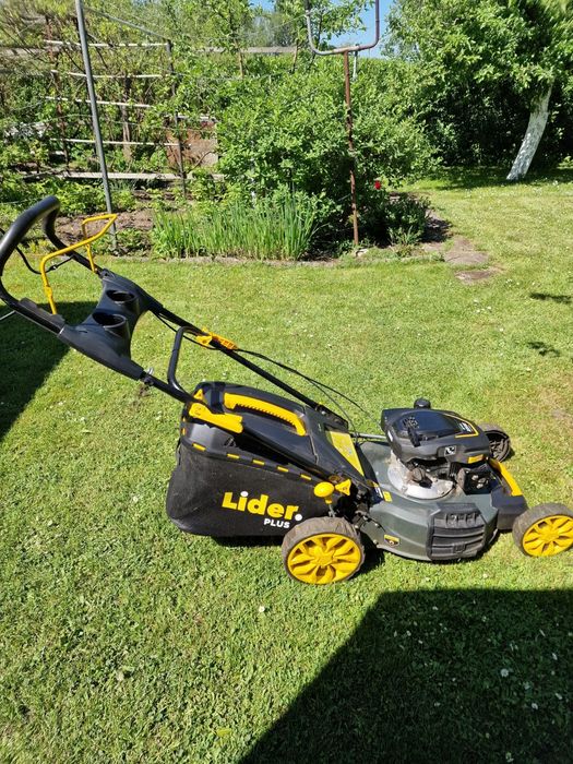 Kosiarka spalinowa z napędem  51cm