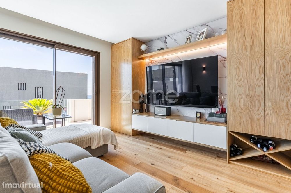 T2 de 2025 vista mar| Varanda | Piscina | 3 min a pé da praia