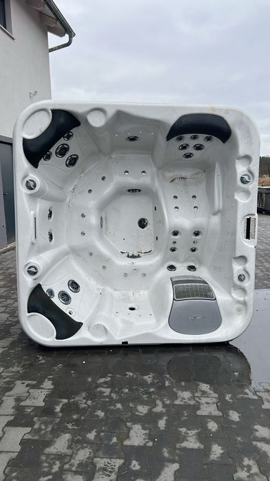 Niecka jacuzzi ogrodowego dla majsterkowicza