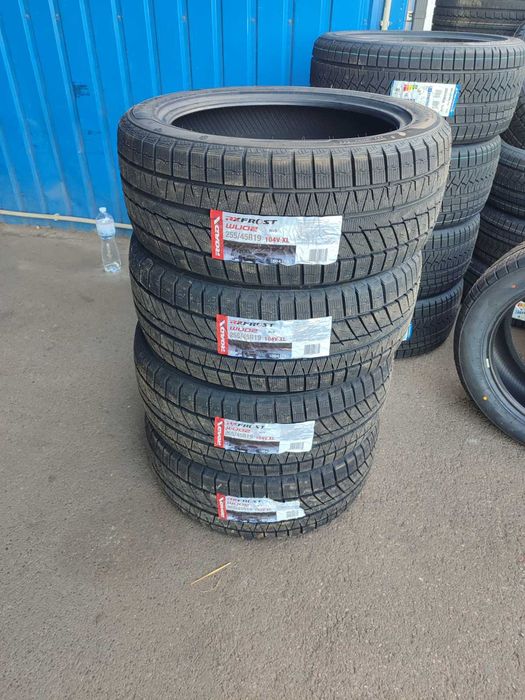 Roadx 255/45 R19 104V RXFROST WU02